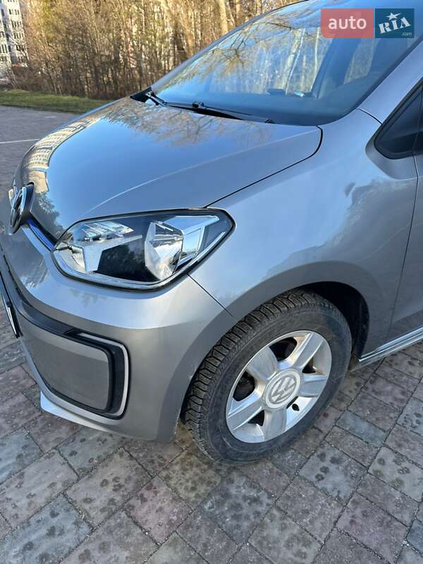 Хетчбек Volkswagen Up 2018 в Тернополі