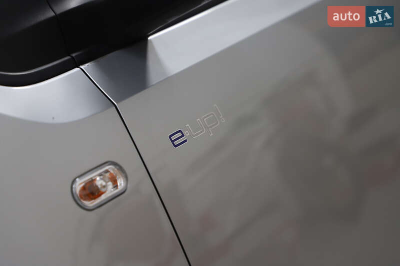 Хэтчбек Volkswagen Up 2014 в Дрогобыче