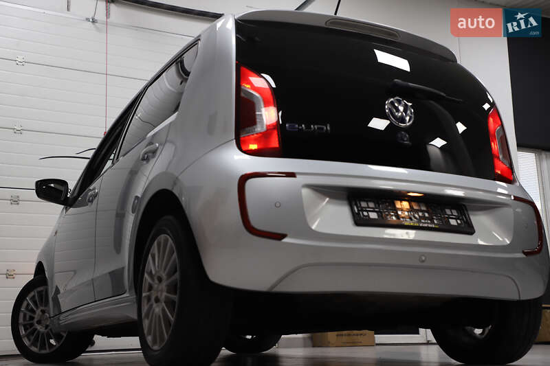 Хэтчбек Volkswagen Up 2014 в Дрогобыче