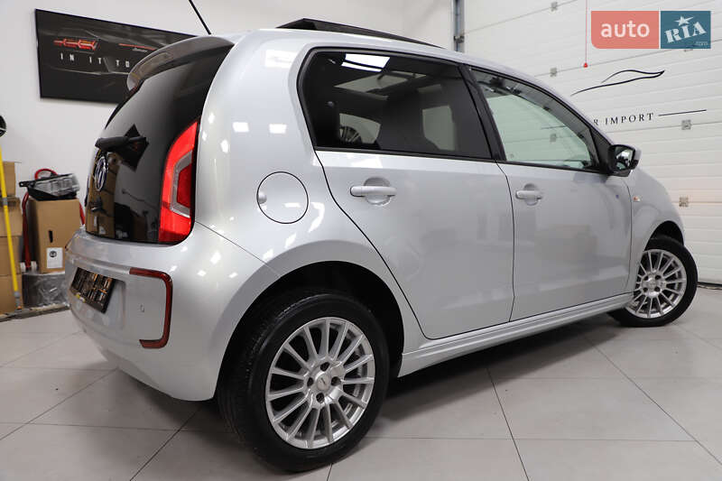Хэтчбек Volkswagen Up 2014 в Дрогобыче