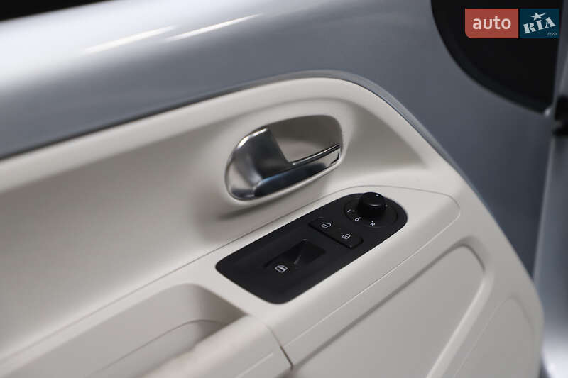 Хэтчбек Volkswagen Up 2014 в Дрогобыче