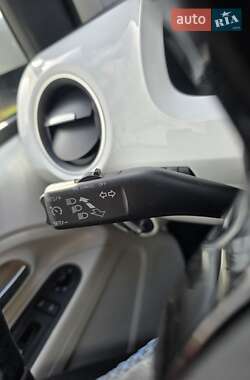 Хэтчбек Volkswagen Up 2015 в 