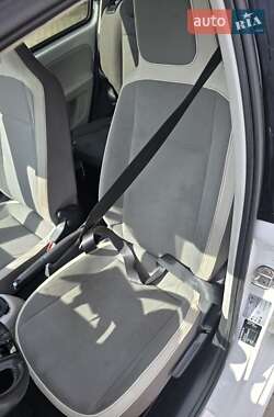 Хэтчбек Volkswagen Up 2015 в 