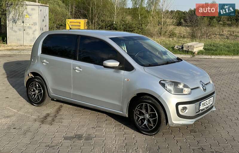 Хэтчбек Volkswagen Up 2014 в Киеве