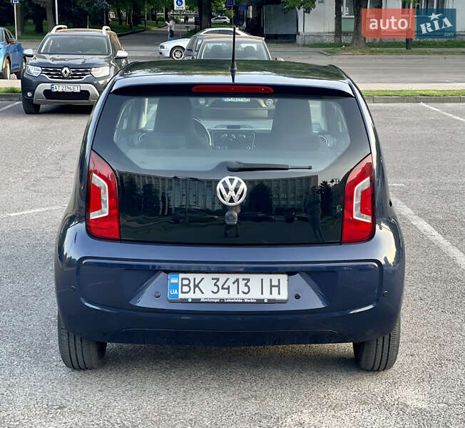 Хетчбек Volkswagen Up 2013 в Рівному