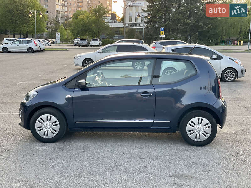 Хетчбек Volkswagen Up 2013 в Рівному