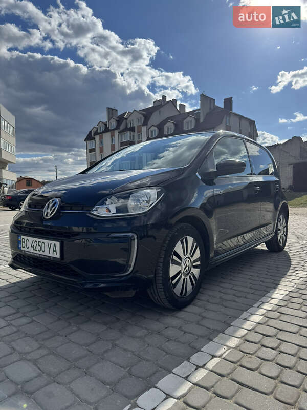 Хэтчбек Volkswagen Up 2017 в Львове