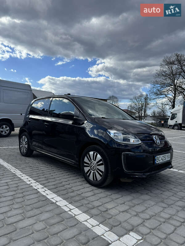 Хэтчбек Volkswagen Up 2017 в Львове