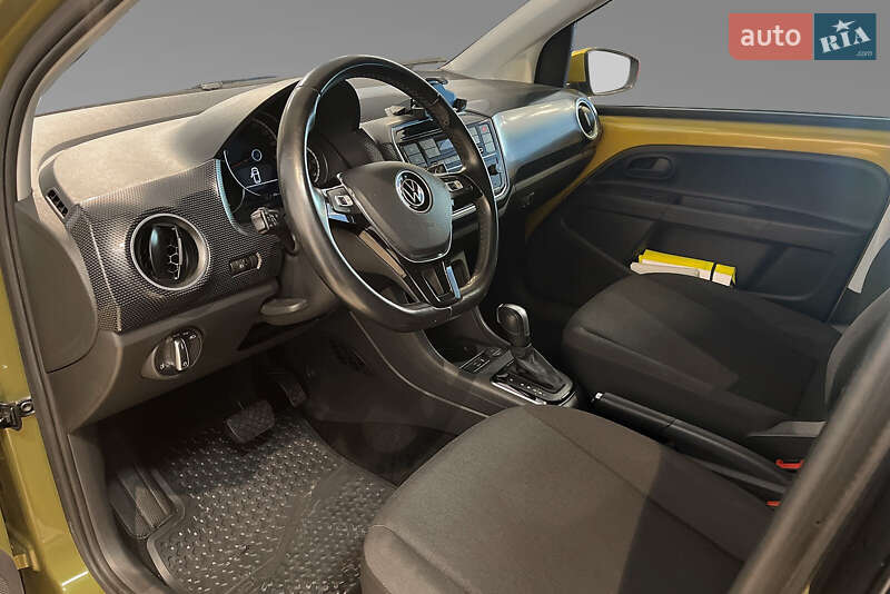 Хэтчбек Volkswagen Up 2020 в Киеве