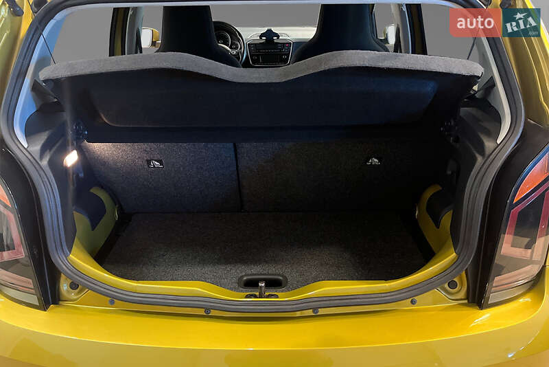 Хэтчбек Volkswagen Up 2020 в Киеве