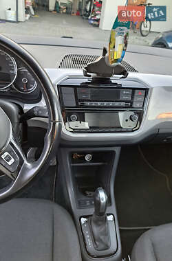 Хетчбек Volkswagen Up 2020 в 