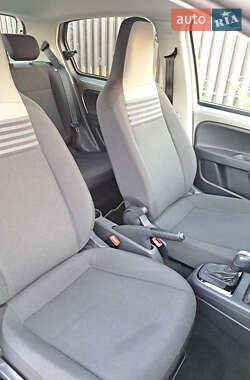 Хетчбек Volkswagen Up 2020 в 