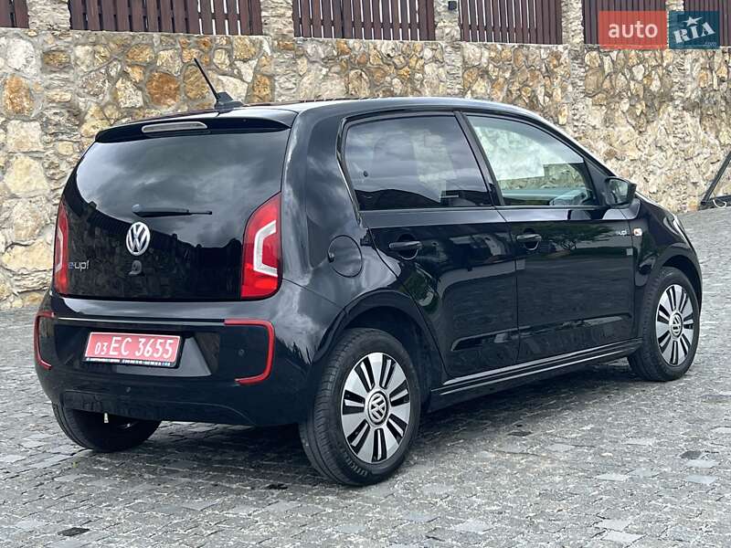 Хэтчбек Volkswagen Up 2016 в Ровно