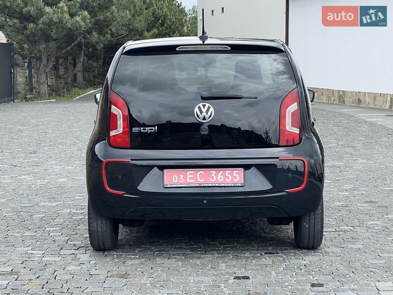 Хэтчбек Volkswagen Up 2016 в Ровно