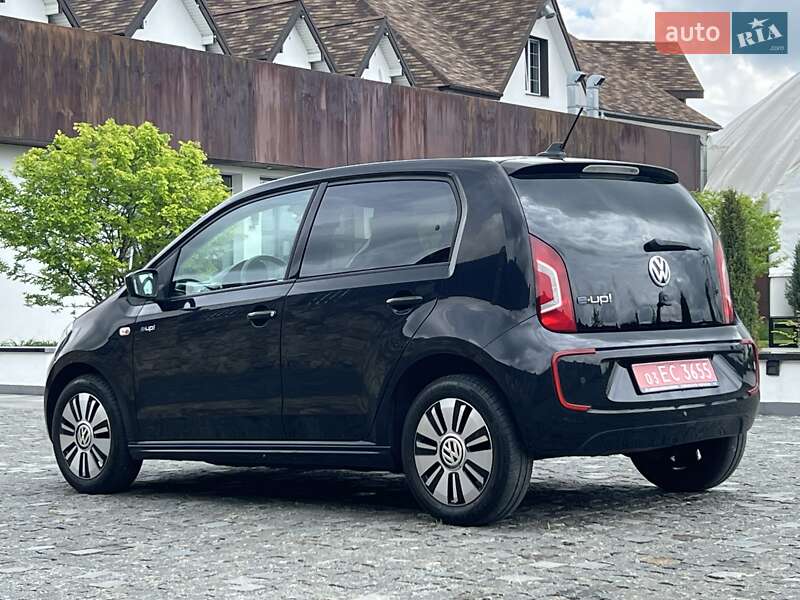 Хэтчбек Volkswagen Up 2016 в Ровно