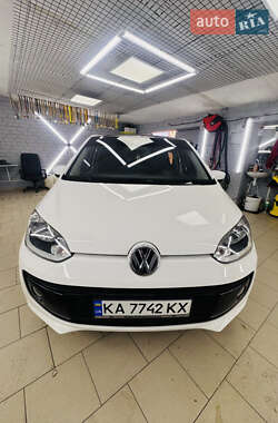 Хэтчбек Volkswagen Up 2012 в 