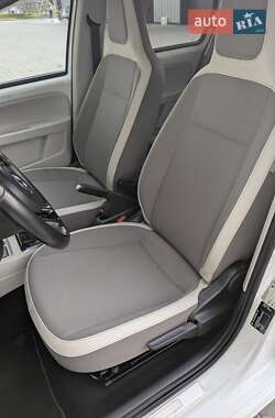 Хэтчбек Volkswagen Up 2015 в 