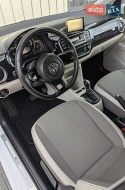 Хэтчбек Volkswagen Up 2015 в 