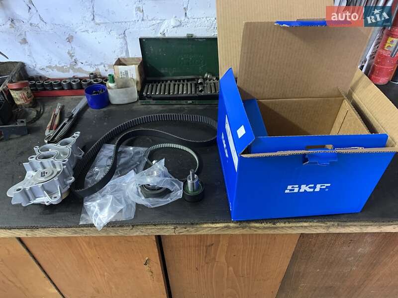 Хетчбек Volkswagen Up 2013 в Рівному