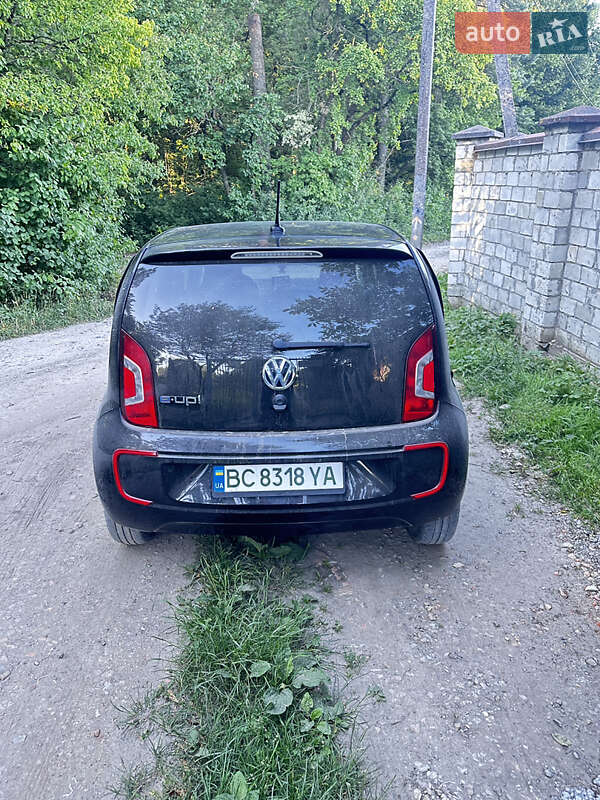 Хетчбек Volkswagen Up 2013 в Львові