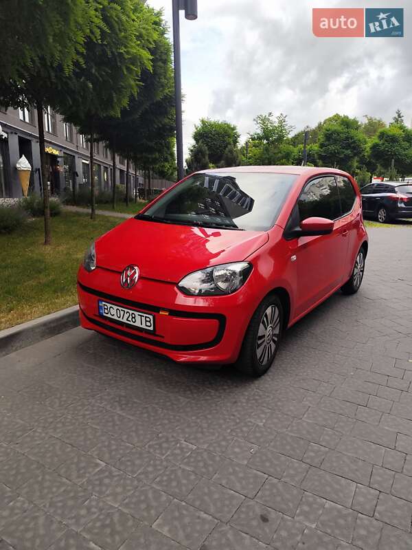 Хэтчбек Volkswagen Up 2011 в Львове