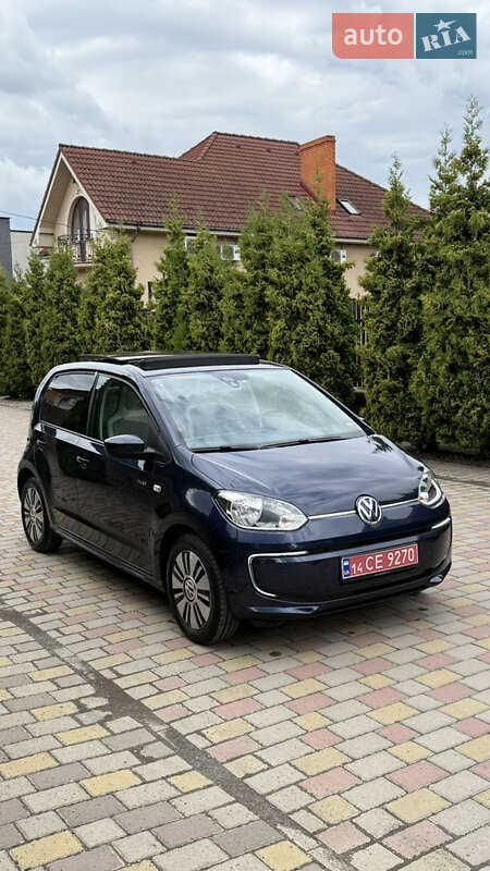 Хэтчбек Volkswagen Up 2013 в Ужгороде