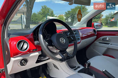 Хэтчбек Volkswagen Up 2012 в 