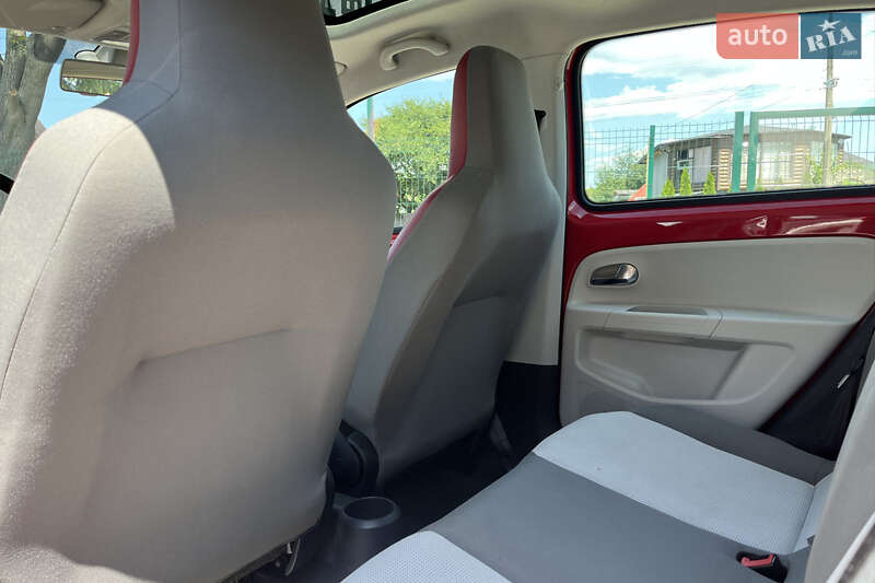 Хэтчбек Volkswagen Up 2012 в Коломые