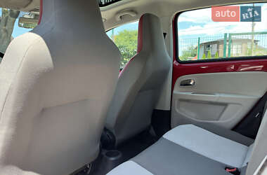 Хэтчбек Volkswagen Up 2012 в 