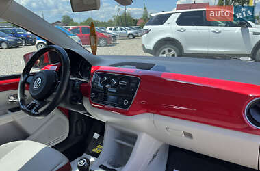 Хэтчбек Volkswagen Up 2012 в 