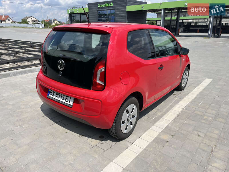 Хэтчбек Volkswagen Up 2011 в Каменец-Подольском