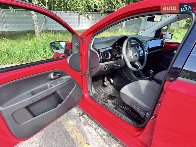 Хетчбек Volkswagen Up 2013 в Києві