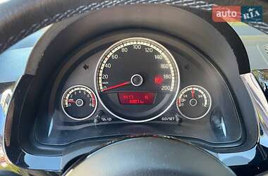 Хетчбек Volkswagen Up 2016 в  фото 22 Хетчбек Volkswagen Up 2016 в