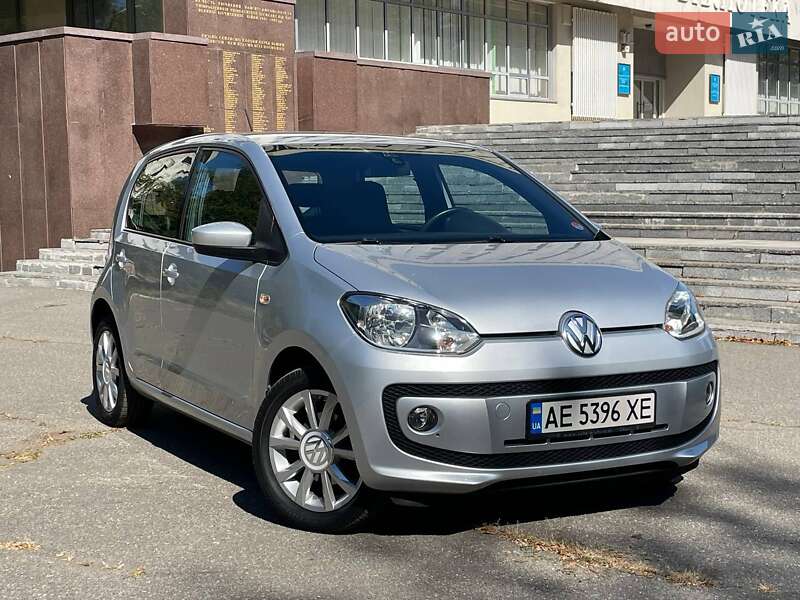 Хетчбек Volkswagen Up 2016 в  фото Хетчбек Volkswagen Up 2016 в
