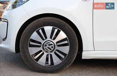 Хэтчбек Volkswagen Up 2013 в 