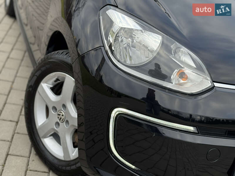 Хэтчбек Volkswagen Up 2015 в Дрогобыче