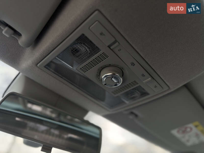 Хэтчбек Volkswagen Up 2015 в Дрогобыче