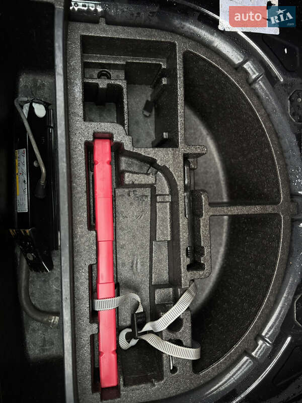 Хэтчбек Volkswagen Up 2015 в Дрогобыче