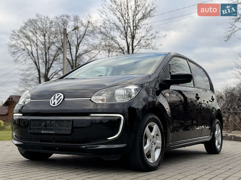 Хэтчбек Volkswagen Up 2015 в Дрогобыче