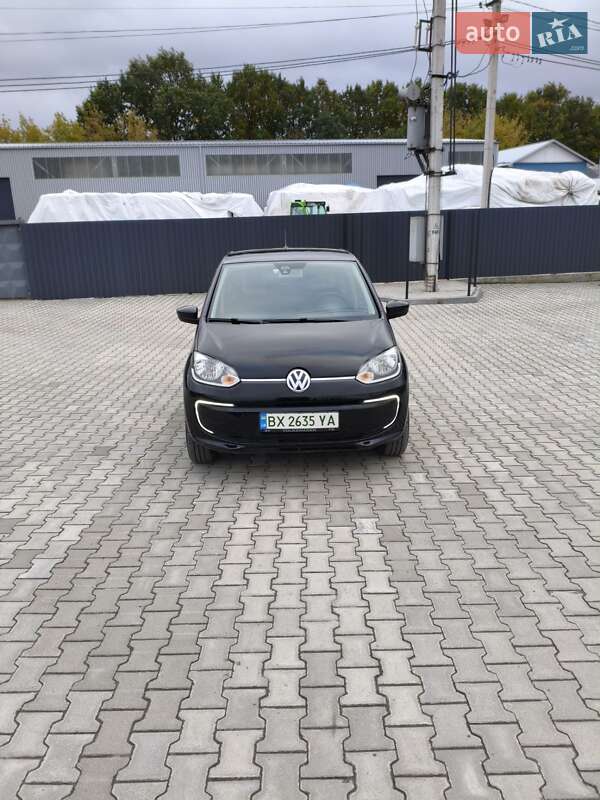 Хэтчбек Volkswagen Up 2014 в Изяславе