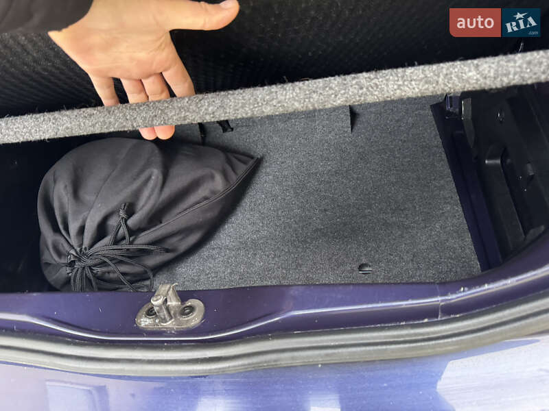 Хетчбек Volkswagen Up 2015 в Тернополі