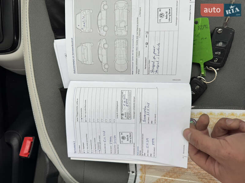 Хетчбек Volkswagen Up 2015 в Тернополі