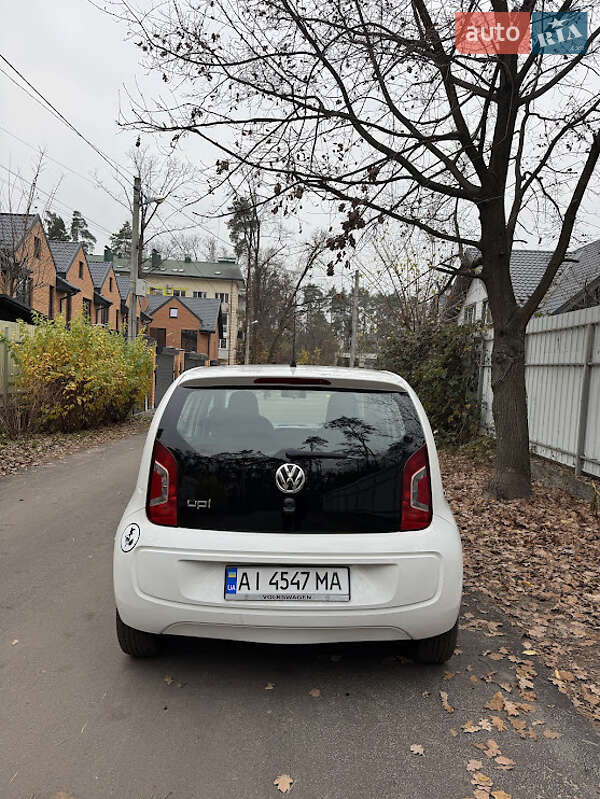 Хэтчбек Volkswagen Up 2012 в Ирпене