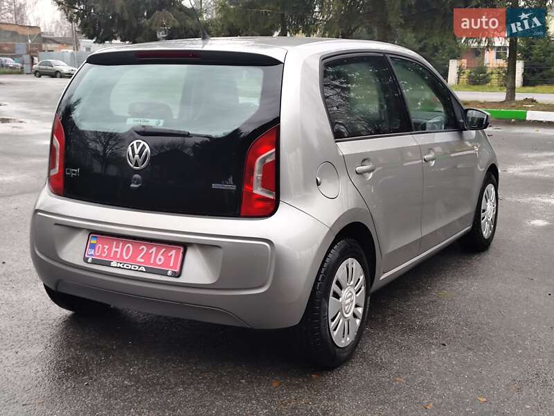 Хетчбек Volkswagen Up 2013 в Звягелі