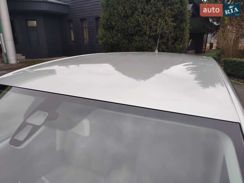 Хетчбек Volkswagen Up 2013 в Звягелі