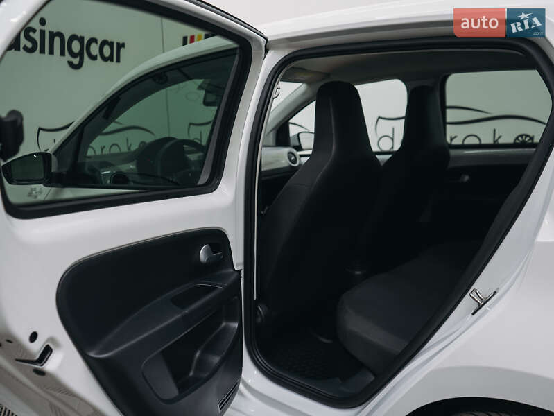 Хэтчбек Volkswagen Up 2020 в Львове