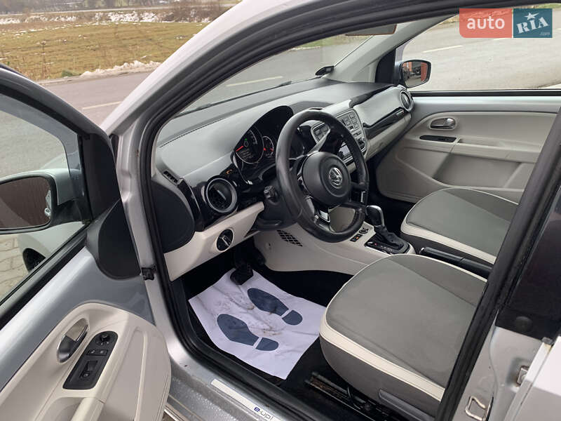 Хэтчбек Volkswagen Up 2014 в Львове