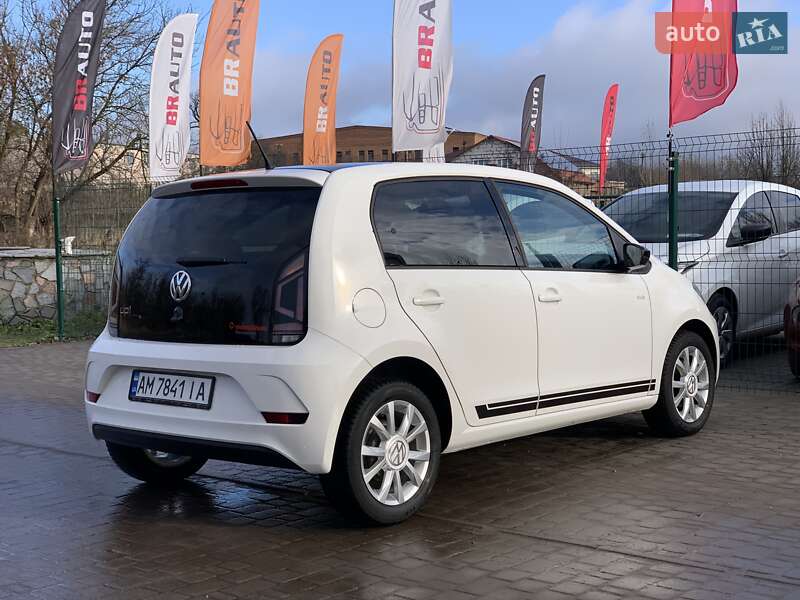 Хетчбек Volkswagen Up 2016 в Бердичеві