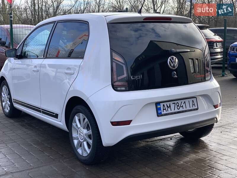 Хетчбек Volkswagen Up 2016 в Бердичеві