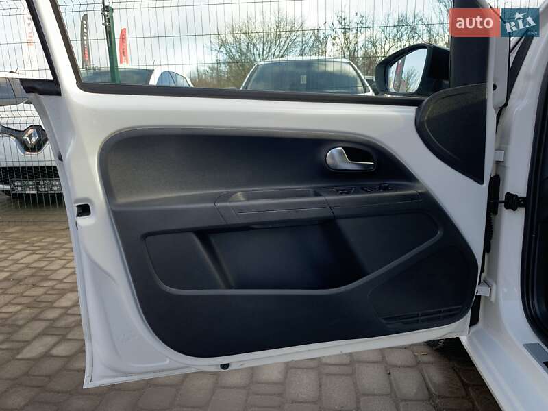 Хетчбек Volkswagen Up 2016 в Бердичеві